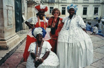 green emerald velvet dress Encyclopedia of World Dress and Fashion (10 Volume Set): Eicher, Joanne B.:  9780195377330: Amazon.com: Books main image 1