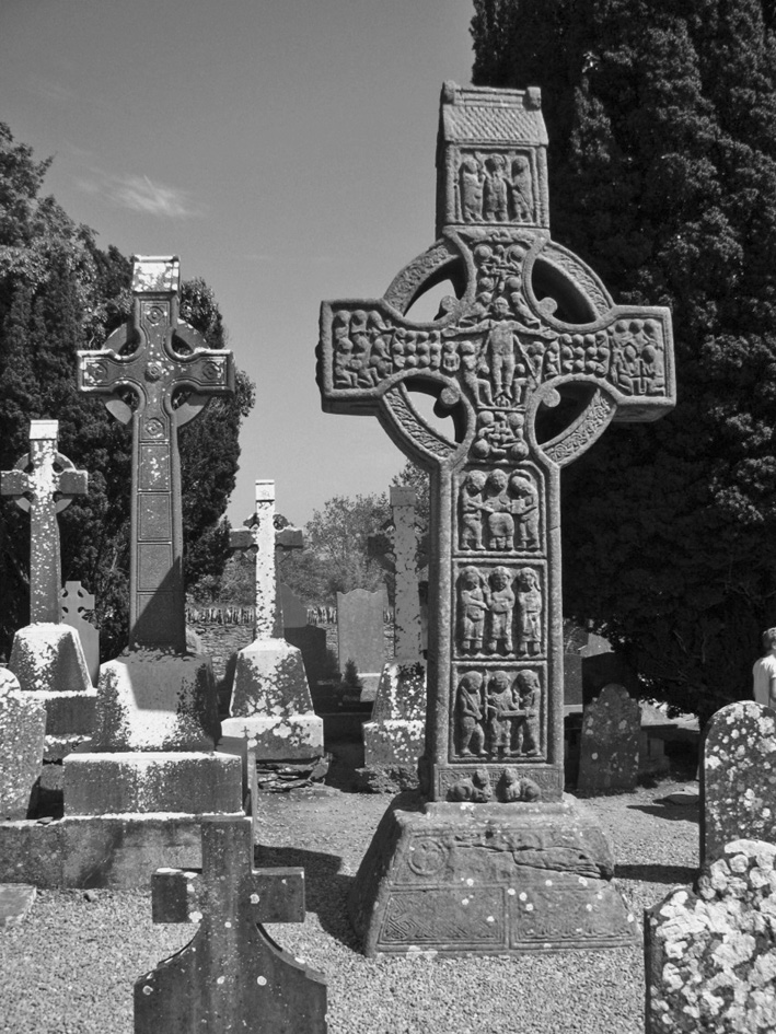 Cast Iron XL Irish Celtic cross Home Garden Memorial Religious Wall Decor