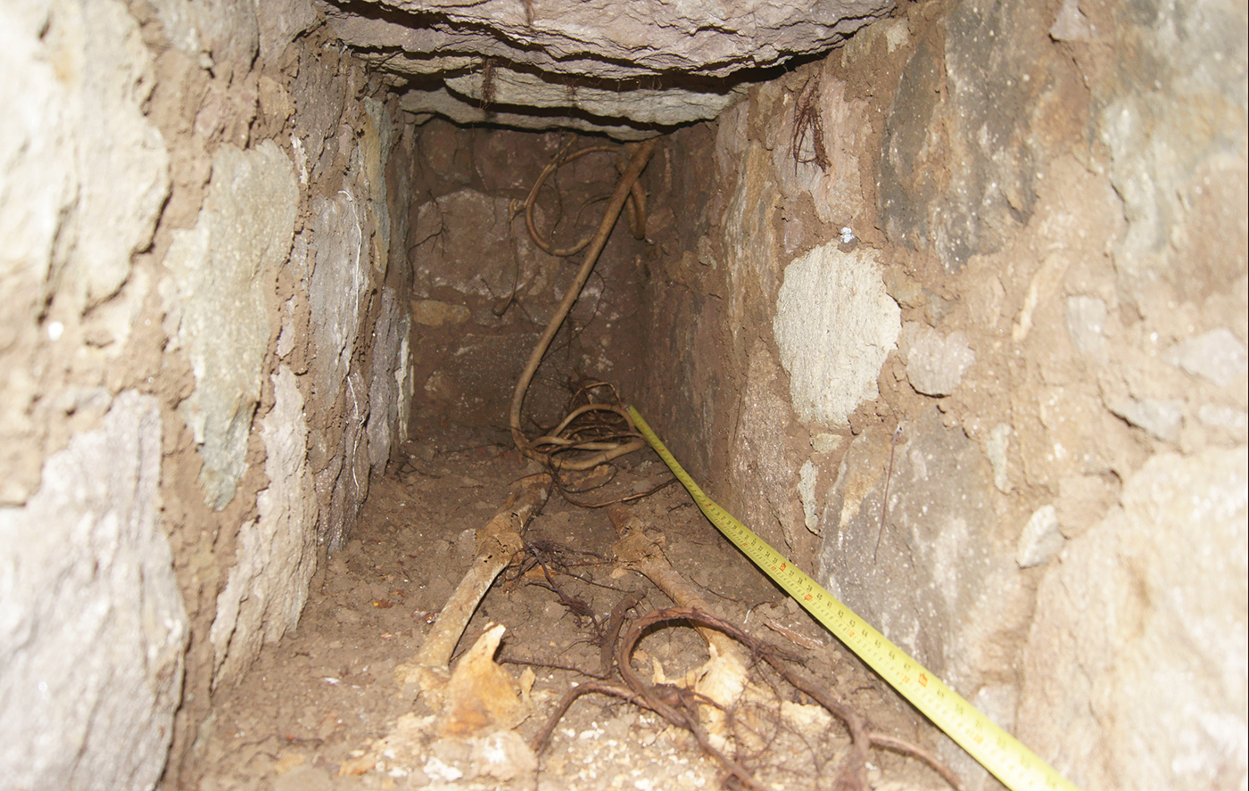 Cist graves on Saba: funerary traditions in the colonial Caribbean ...