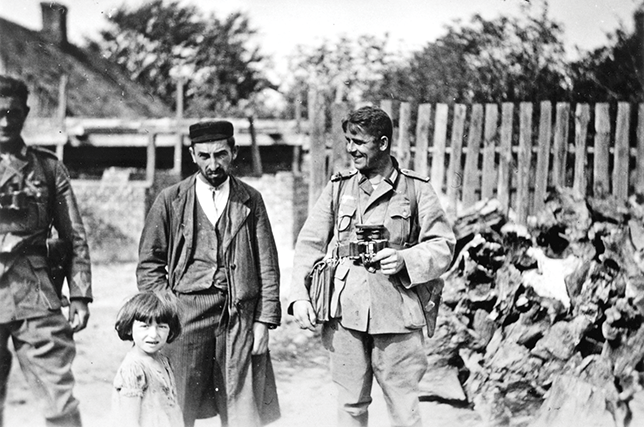 Perpetrator Depictions of Violence and the Obliteration of Evidence  (Chapter 8) - The Cambridge History of the Holocaust