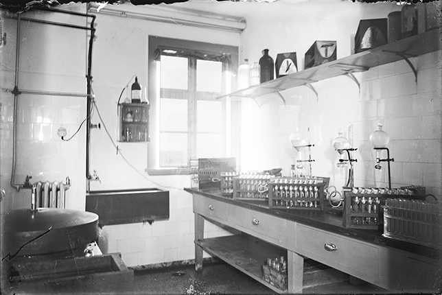 A picture of a dairy research lab showing lab equipment on a table.